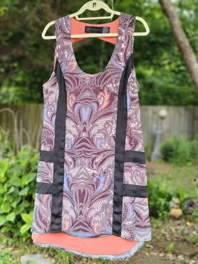 Kardashian Kollection Sleeveless Patterned Shift Dress in Mauve, Coral, Black